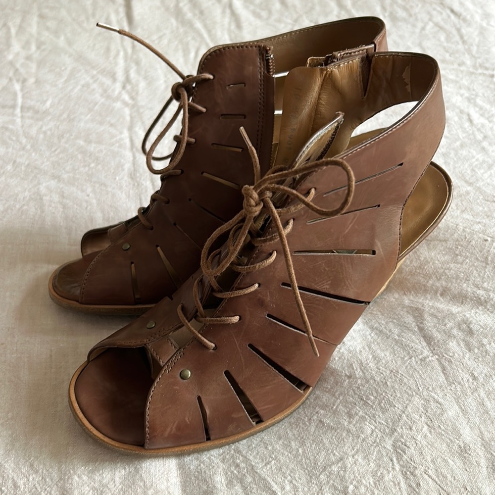 Paul Green brown lace up booties with side zipper